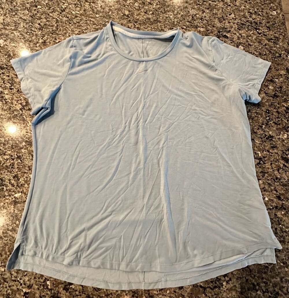 Nike Dri-FIT Women's Light Blue Short Sleeve Activewear T-Shirt Size XXL